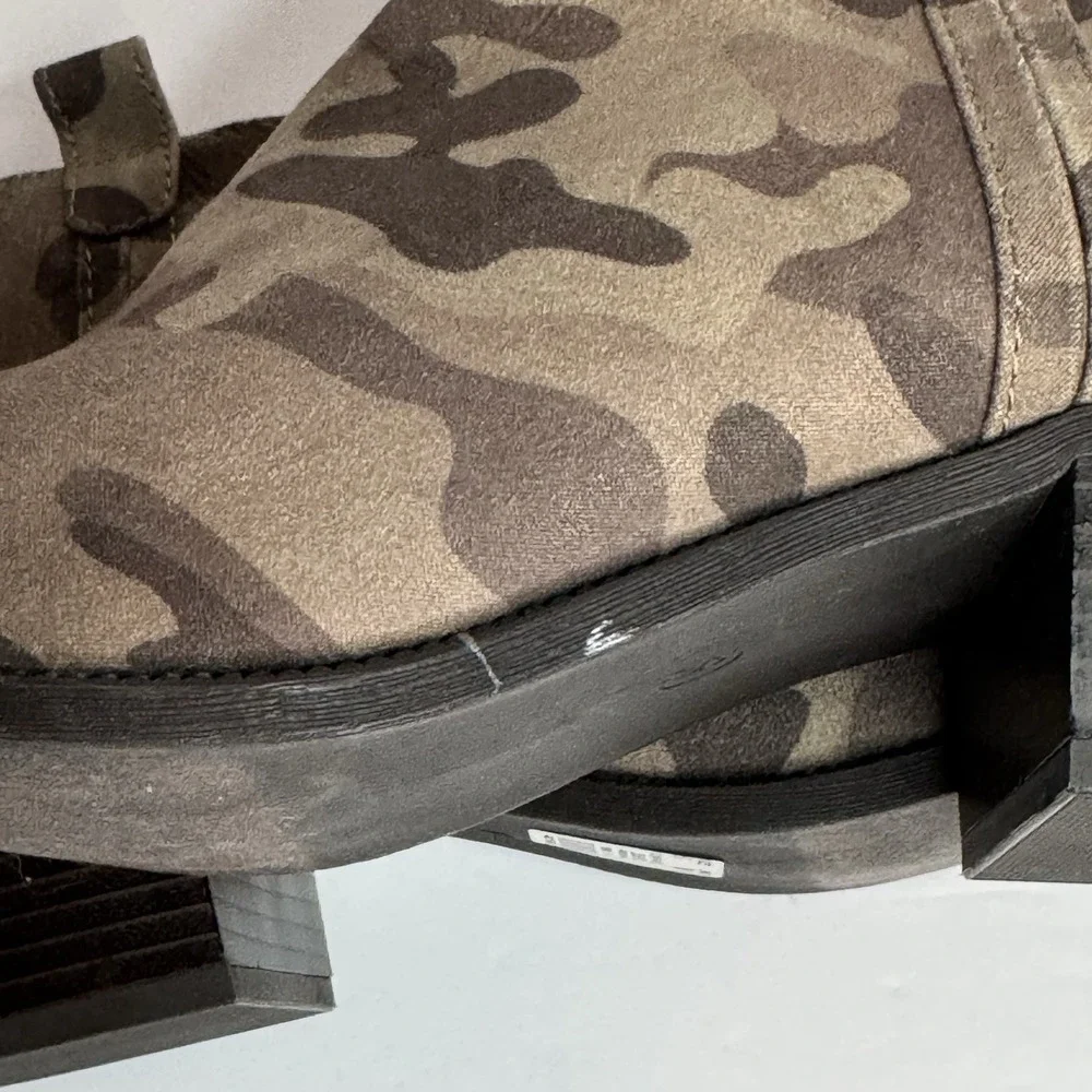 Comfort est 1946 Camo Print‎ Western Ankle Bootie women's size 8